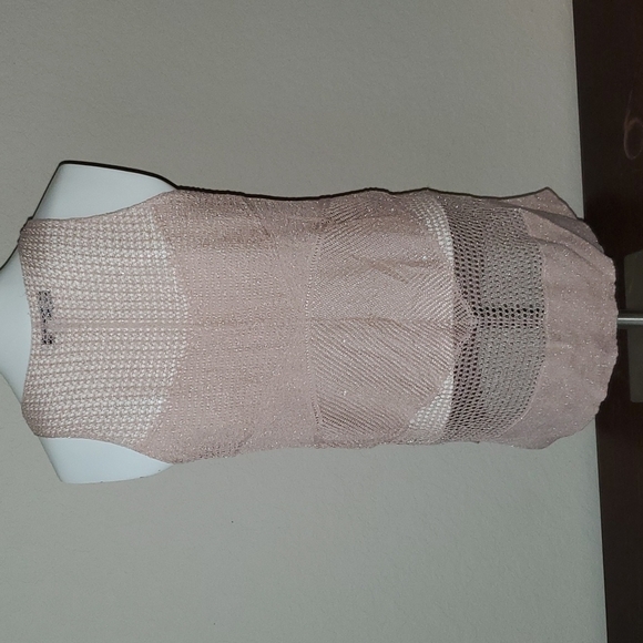 Jennifer Lopez sz M sheer and mesh sleeveless top 🌛 - Picture 4 of 8